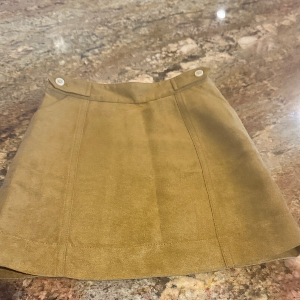 Banana Republic kids suede look skirt size 3.